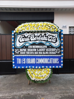 Papan Bunga Duka di Tanjung Beringin
